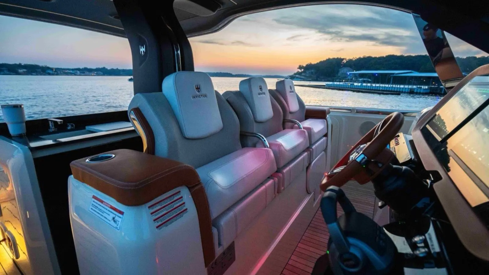 Velare helm and cockpit area