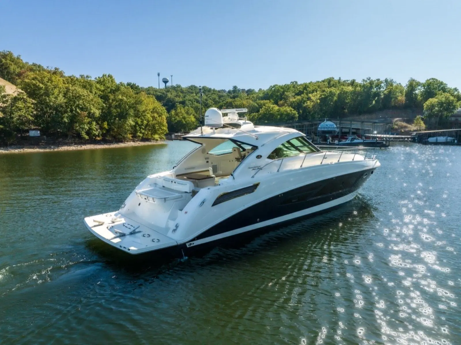 Escape cockpit and deck layout